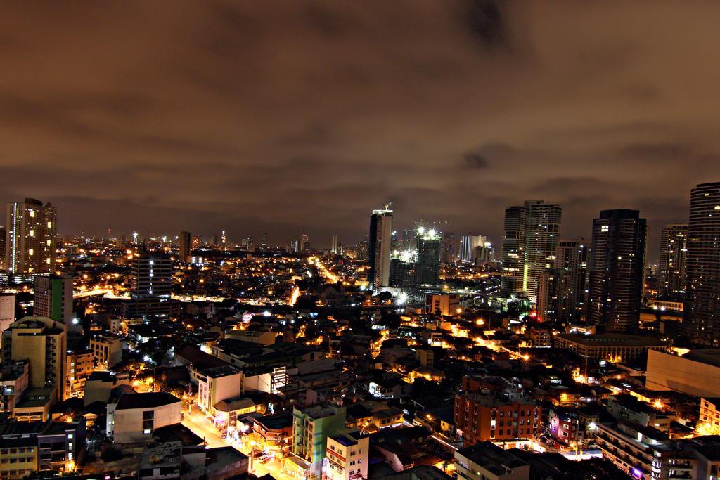 Mpt Suites Makati City Екстер'єр фото