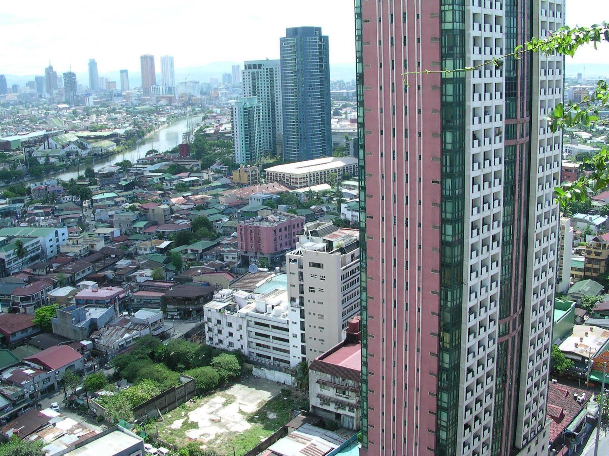 Mpt Suites Makati City Екстер'єр фото