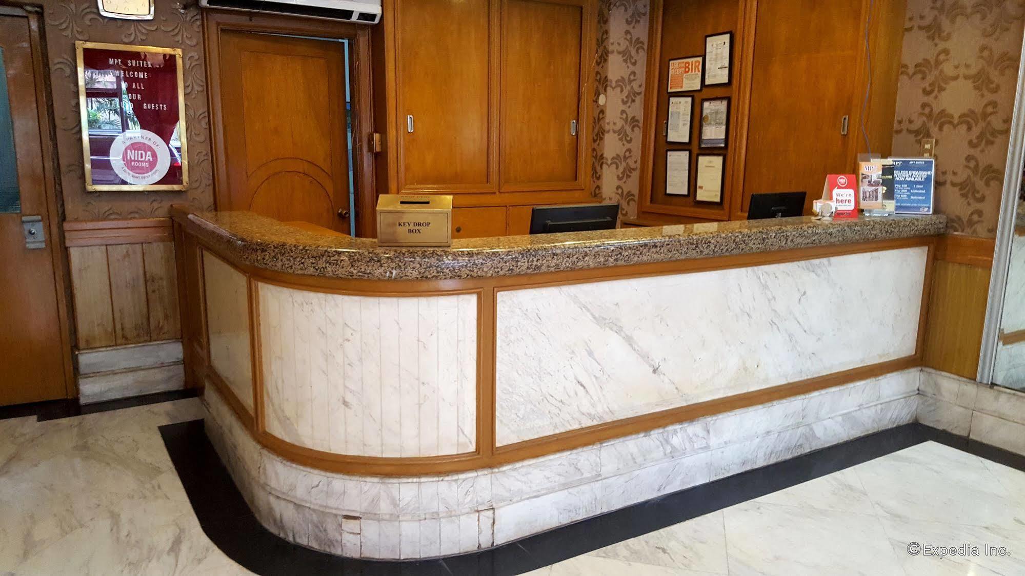 Mpt Suites Makati City Екстер'єр фото