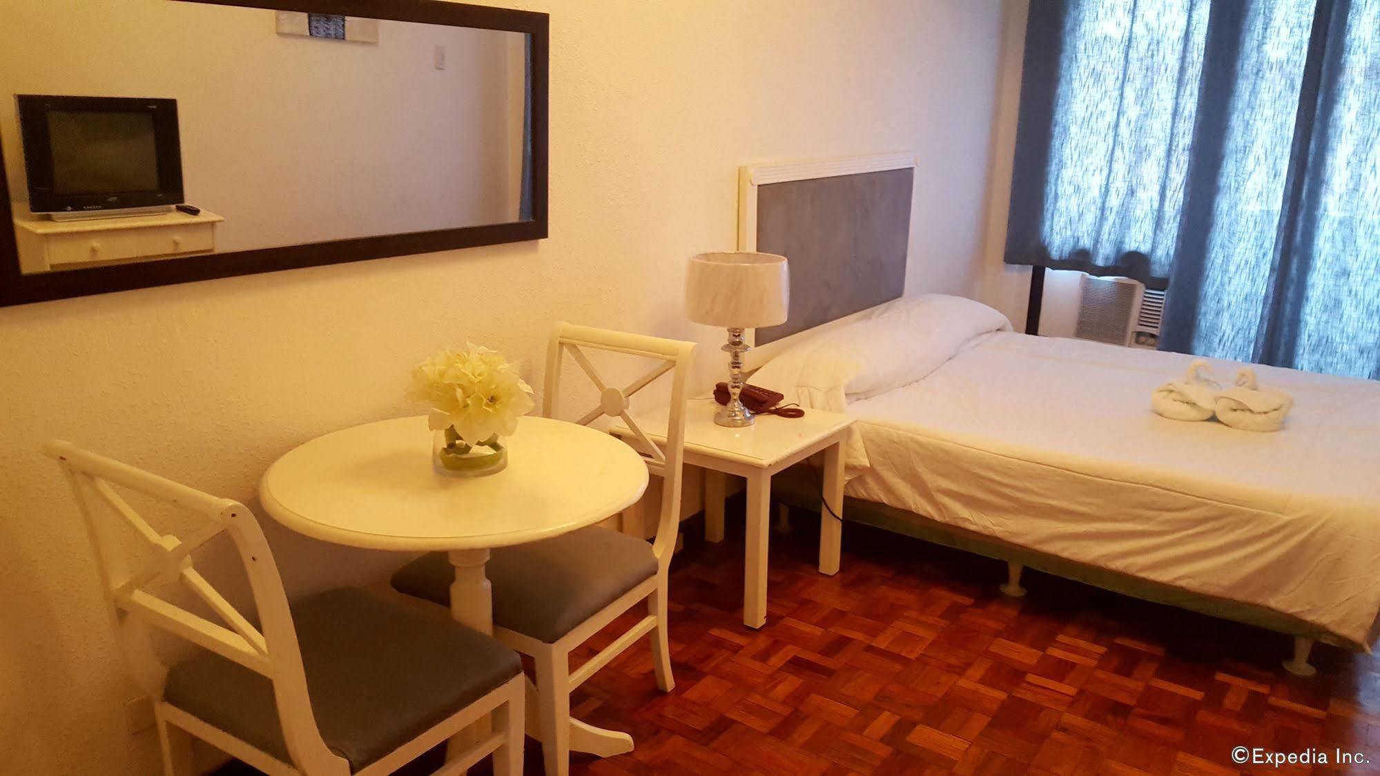 Mpt Suites Makati City Екстер'єр фото