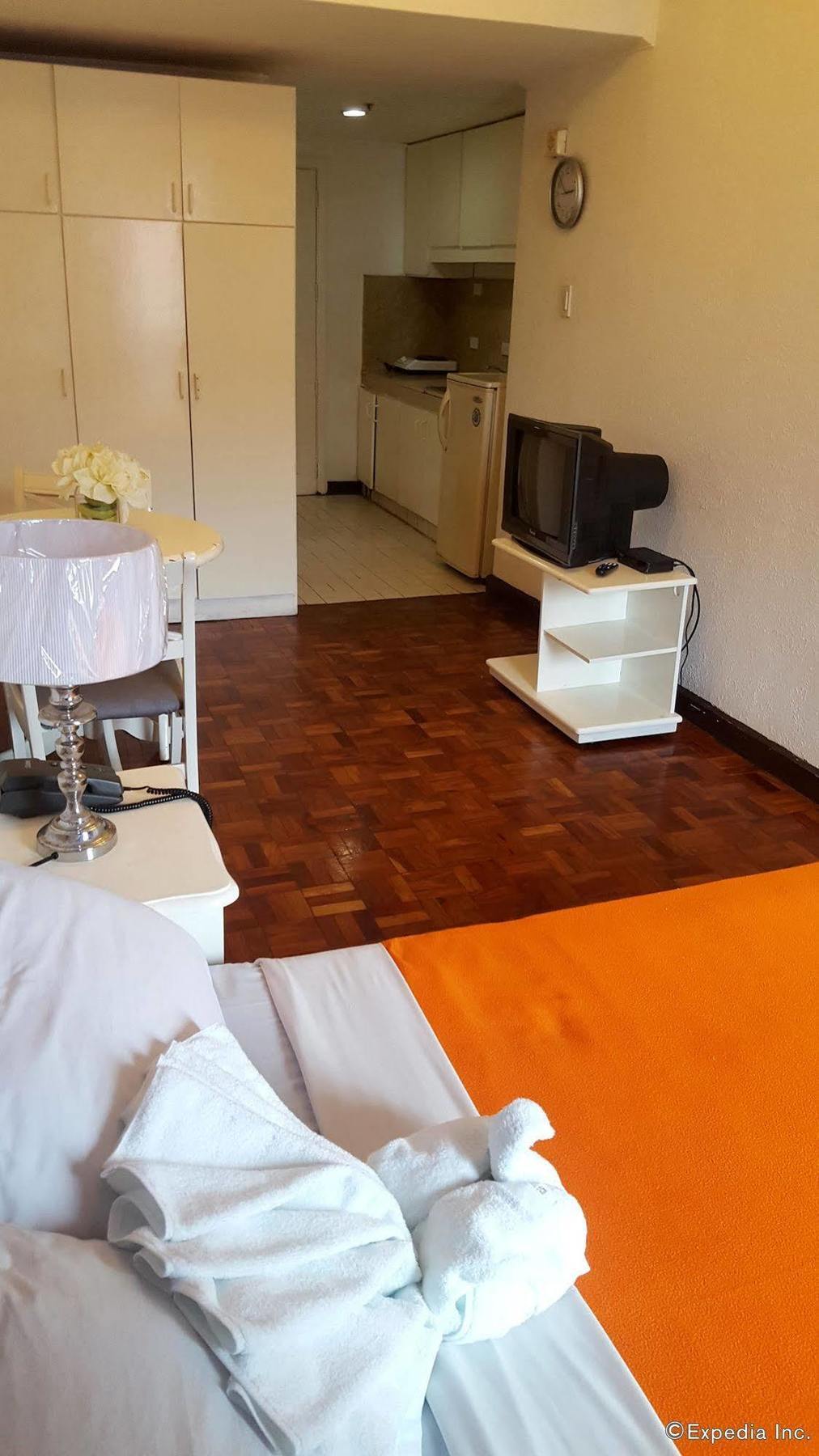 Mpt Suites Makati City Екстер'єр фото