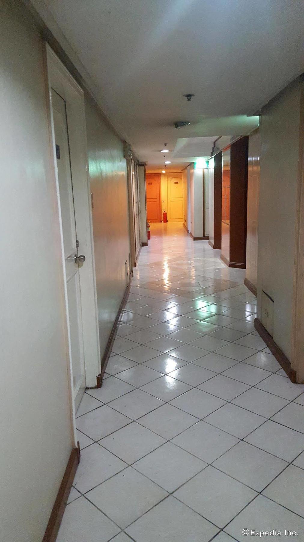 Mpt Suites Makati City Екстер'єр фото